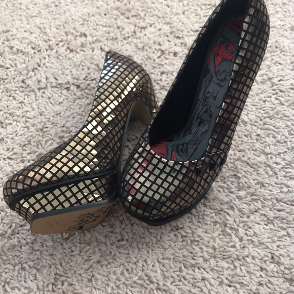 Iron fist platform golden pumps in mirror style - Picture 11 of 13